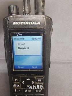 Motorola MOTOTRBO R7 403-512 MHz UHF Two Way Radio w Charger AAH06RDN9WA1AN