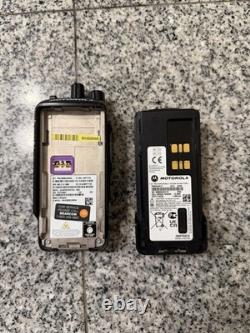 Motorola MOTOTRBO XPR3500e UHF AAH02RDH9VA1AN Two Way Radio With Battery