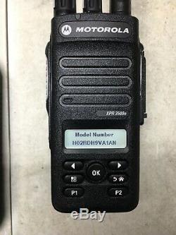 Motorola MOTOTRBO XPR3500e UHF AAH02RDH9VA1AN Two Way Radio w Charger