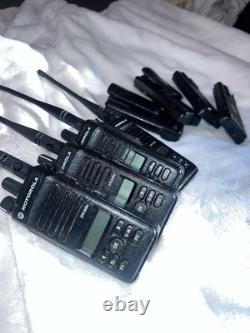 Motorola MOTOTRBO XPR3500e UHF Two Way Radio (model AAH02RDH9VA1AN)