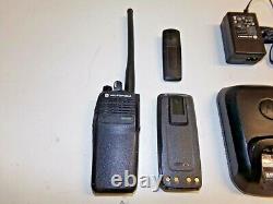 Motorola MOTOTRBO XPR6350 136-174 MHz VHF Two Way Radio w Charger AAH55JDC9LA1AN