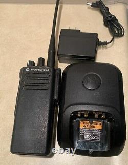 Motorola MOTOTRBO XPR7380 800 / 900 MHz Two Way Radio w Connect Plus & Charger