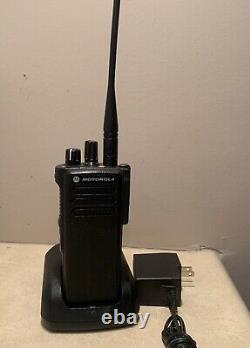 Motorola MOTOTRBO XPR7380 800 / 900 MHz Two Way Radio w Connect Plus & Charger