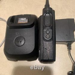 Motorola MOTOTRBO XPR7380 800 / 900 MHz Two Way Radio w Connect Plus & Charger