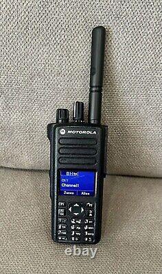Motorola MOTOTRBO XPR7550 UHF 1000 Channel Digital Portable Radio with Battery