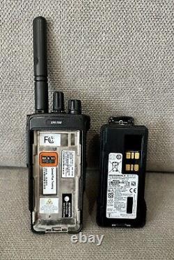 Motorola MOTOTRBO XPR7550 UHF 1000 Channel Digital Portable Radio with Battery