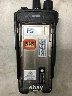 Motorola MOTOTRBO XPR7550 VHF 136-174MHz Two Way Portable Radio AAH56JDN9KA1AN