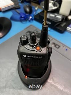 Motorola MT 1500 UHF 450-520 MHz Portable Radio, 48 Channels, H67SDD9PW5BN