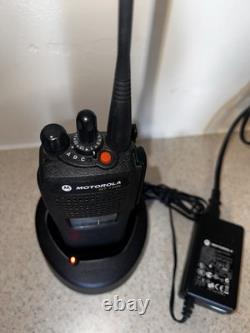 Motorola MT 1500 UHF 450-520 MHz Portable Radio, 48 Channels, H67SDD9PW5BN
