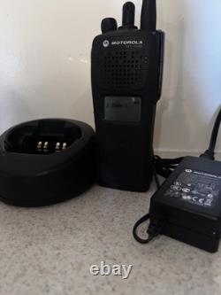 Motorola MT 1500 UHF 450-520 MHz Portable Radio, 48 Channels, H67SDD9PW5BN