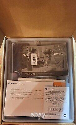 Motorola Mag One BPR40 4 Watt UHF Two Way Radio (450-470 MHz) AAH84RCS8AA1AN