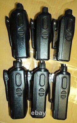 Motorola Mag One BPR40 UHF 450 470 Mhz Portable Two Way Radio AAH84RCS8AA1AN