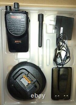 Motorola Mag One BPR40 UHF 450 470 Mhz Portable Two Way Radio AAH84RCS8AA1AN