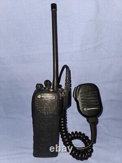 Motorola PR1500 Two-way Radio