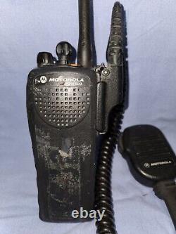 Motorola PR1500 Two-way Radio