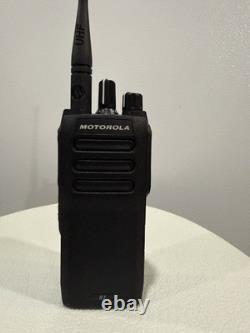 Motorola R2 Portable Two-Way Radio Digital UHF 400-480M (AAH11YDC9JA2AN)