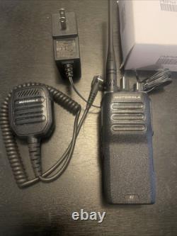 Motorola R2 Portable Two-Way Radio UHF 400-480MHz IP55 AAH11YDC9JA2AN MotoTrbo