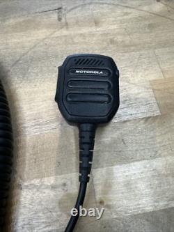 Motorola R7 MOTOTRBO AAH06RDN9WA1AN Two-Way Radio withCharger & RM730 Mic