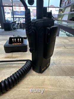 Motorola R7 MOTOTRBO AAH06RDN9WA1AN Two-Way Radio withCharger & RM730 Mic