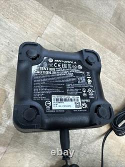 Motorola R7 MOTOTRBO AAH06RDN9WA1AN Two-Way Radio withCharger & RM730 Mic