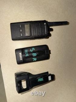 Motorola RDM2070d UHF 2-Channel Handheld Two-Way Radios Black with Charger