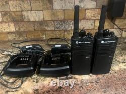Motorola RDU2020 2-Channel Two-Way Handheld Radio Lot Of 2 Chargers Included