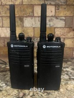 Motorola RDU2020 2-Channel Two-Way Handheld Radio Lot Of 2 Chargers Included