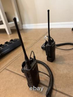 Motorola RDU4100 RU4100BKN9BA 10CH UHF Two-Way Radio with Battery