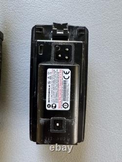 Motorola RDU4160D 16-Channel Two-Way Radio Black + 2 -6 Bank Chargers