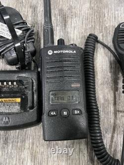 Motorola RDU4160D 16-Channel Two-Way Radio With Charger And Mic Accessory