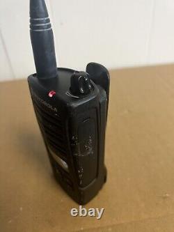 Motorola RDU4160D UHF Business Two-Way Radio with Battery, Antenna NO CHARGER