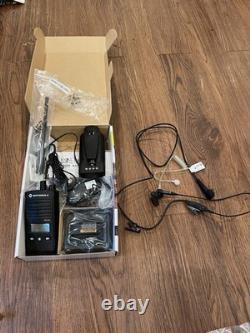 Motorola RDU4160d RDX UHF Business Two-Way Radio Handheld Kit Charger Earpiece