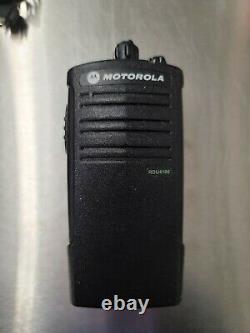 Motorola RDX RDU4100 Two Way Radio With OEM Battery & Charger