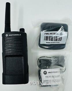 Motorola RMM2050 On Site Two Way Radio RMM2050BHLAA WIth Charger and Clip
