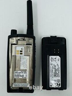 Motorola RMM2050 On Site Two Way Radio RMM2050BHLAA WIth Charger and Clip