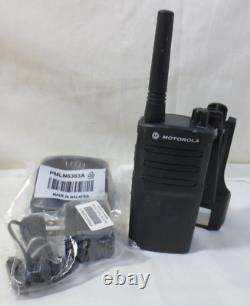 Motorola RMU2040 UHF Two-Way Commercial Radio RMU2040BHLAA New Charger & Holster