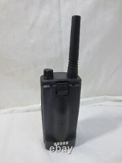 Motorola RMU2040 UHF Two-Way Commercial Radio RMU2040BHLAA New Charger & Holster