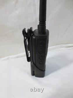 Motorola RMU2040 UHF Two-Way Commercial Radio RMU2040BHLAA New Charger & Holster