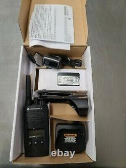 Motorola RMU2080D Two-Way Radio, 8 Channel, OEM Motorola Battery withCharger