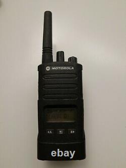 Motorola RMU2080d UHF Two-way Radio 2 watts 8 channels/External Microphone
