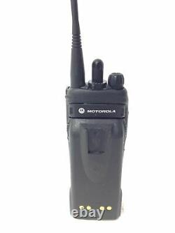Motorola Radio XTS 1500 H66ucd9pw5bn Two Way Radio withAntenna/Battery WORKING