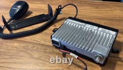 Motorola Radius CM200 UHF 438-470Mhz 40W 4Ch Analog Mobile Radio AAM50RPC9AA1AN