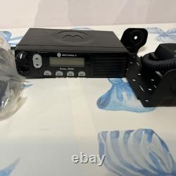 Motorola Radius CM300 146-174 MHz 25w VHF Two Way Radio W Mic AAM50KNF9AA1AN