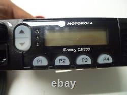 Motorola Radius CM300 146-174 MHz 25w VHF Two Way Radio W Mic AAM50KNF9AA1AN