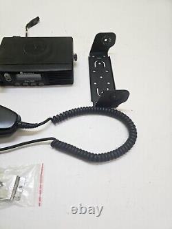 Motorola Radius CM300 146-174 MHz 25w VHF Two Way Radio W Mic AAM50KNF9AA1AN