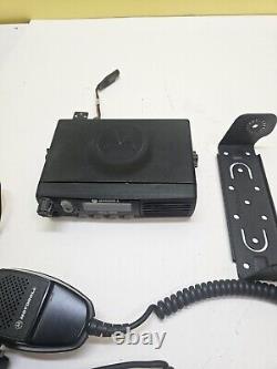 Motorola Radius CM300 146-174 MHz 25w VHF Two Way Radio W Mic AAM50KNF9AA1AN