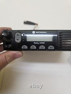Motorola Radius CM300 438-470 MHz UHF 40 W Two Way Radio AAM50RPF9AA1AN
