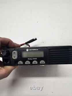 Motorola Radius CM300 438-470 MHz UHF 40 W Two Way Radio AAM50RPF9AA1AN