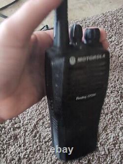 Motorola Radius CP200 146-174 MHz VHF 4 Ch Two Way Radio AAH50KDC9AA1AN w Charg