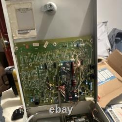 Motorola Radius R100 Two-Way Radio Base Station Unit Repeater (RT) Station